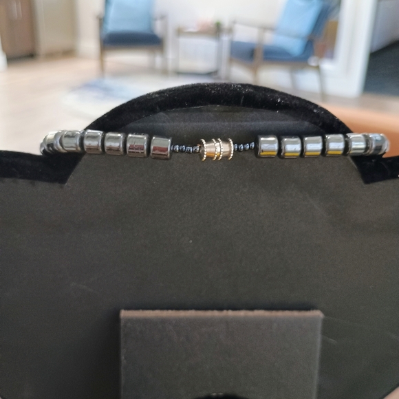 Elegant Silver Filigree Pendant Necklace With Gun Metal Chain - Picture 5 of 5